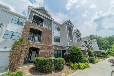 Exterior Views of The Oxmoor in Birmingham, AL